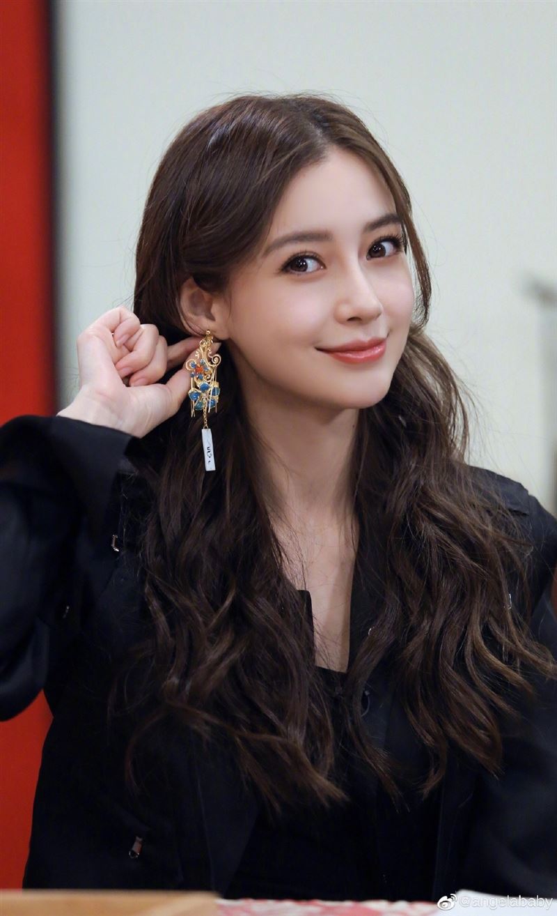  Angelababy 